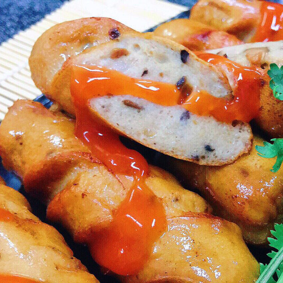 Xúc xích gà Yên Thế