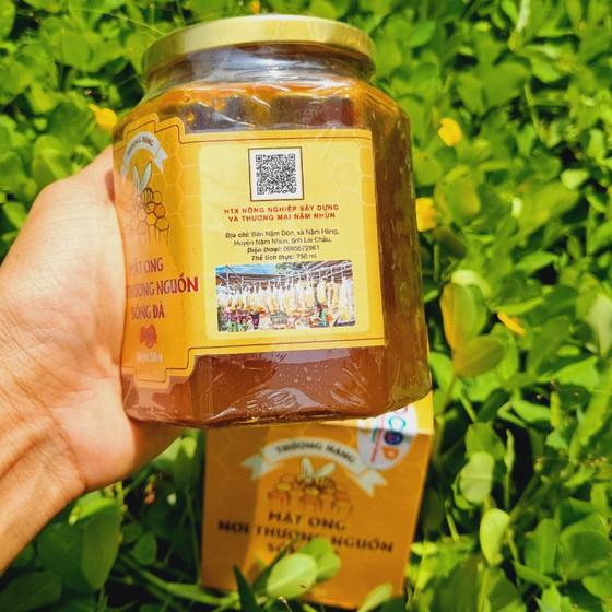 Mật ong nơi thượng nguồn sông Đà 