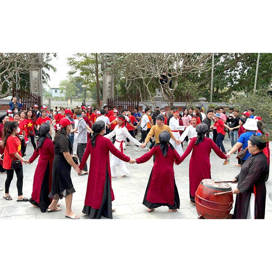 Du lịch cộng đồng Hùng Lô