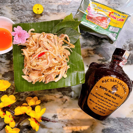 Nem tai Tuấn Liên