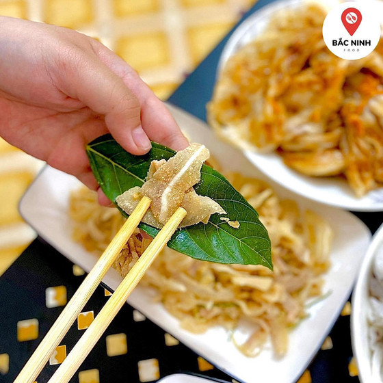 Nem tai Tuấn Liên