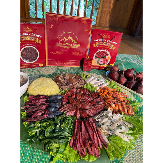 Lạp sườn gác bếp Linh Châm 