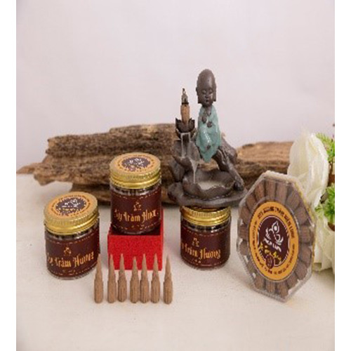 Hương trầm Hiền Linh