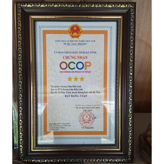 Hương trầm Hiền Linh