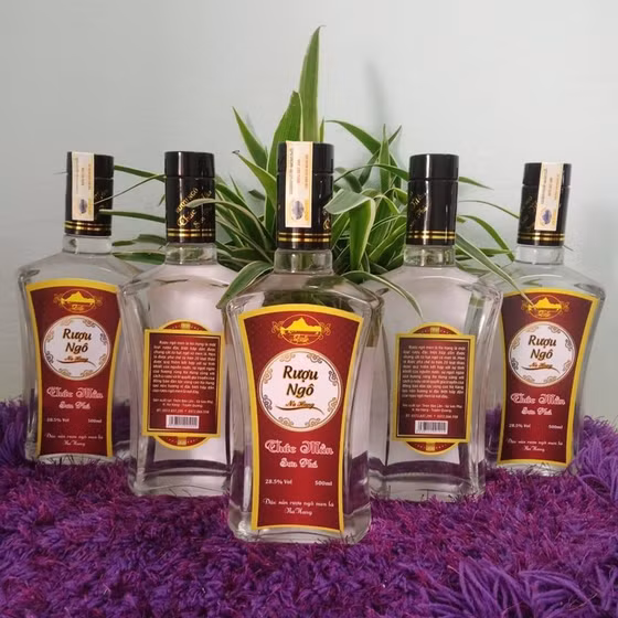 Rượu ngô men lá Thức Mần Sơn Phú