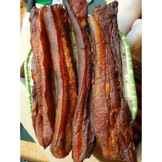 Thịt lợn đen sấy khô Tâm Hương