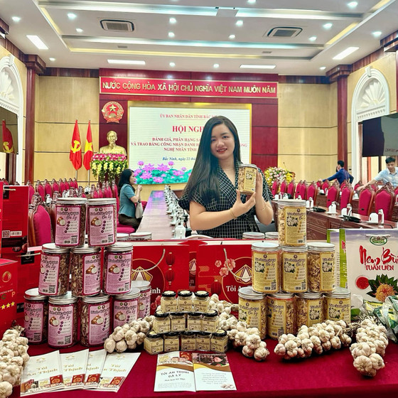 Tỏi cắt lát sấy khô bà Lý