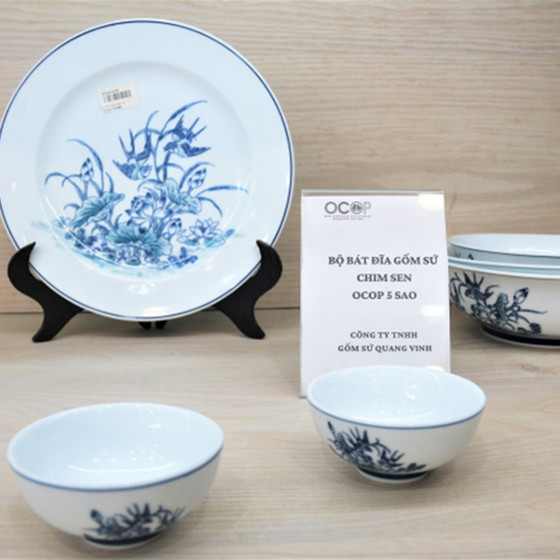 Bộ gốm sứ chim én hoa sen