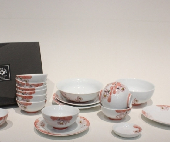 Bộ bát đĩa gốm sứ hoa sen đỏ