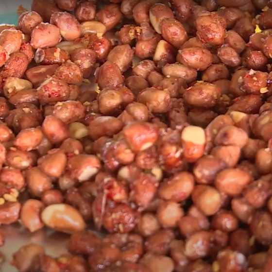 Lạc rang cháy tỏi ớt Minh Nhật