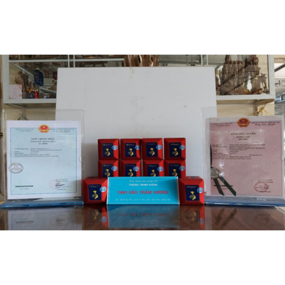 Tinh dầu trầm hương 