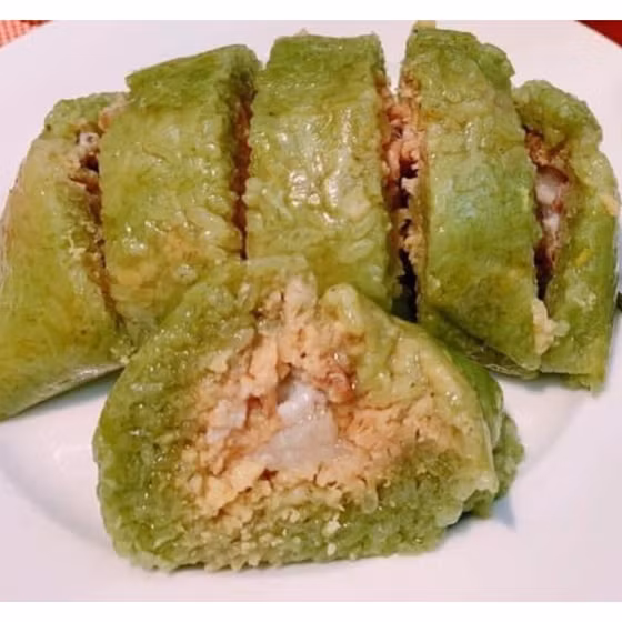 Bánh chưng gù Bà Dung thôn Bản Tùy