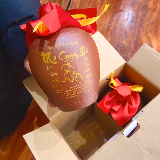 Rượu ngô Mê Cung Đá