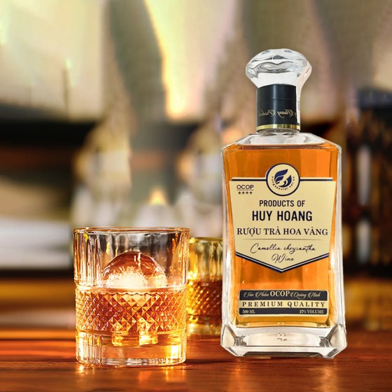 Rượu trà hoa vàng Huy Hoàng 
