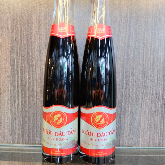 Rượu dâu tằm Huy Hoàng