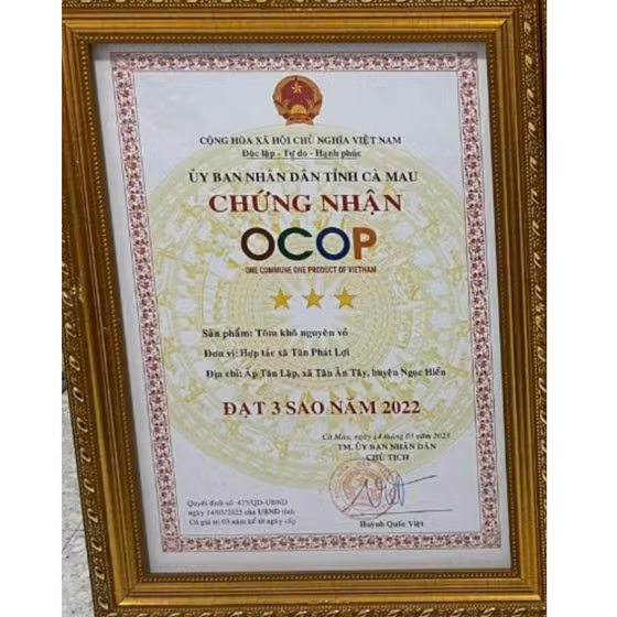 Tôm khô nguyên vỏ