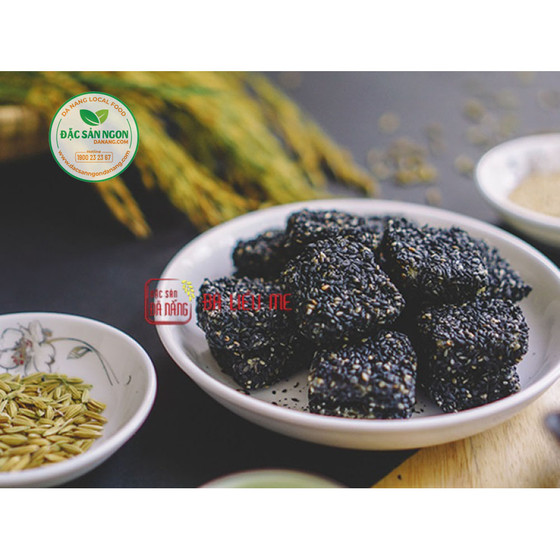 Bánh khô mè đen Bà Liễu Mẹ hộp 250g (gạo lứt)