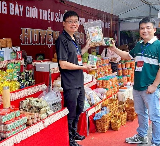 Măng tre trinh Triệu Thắng