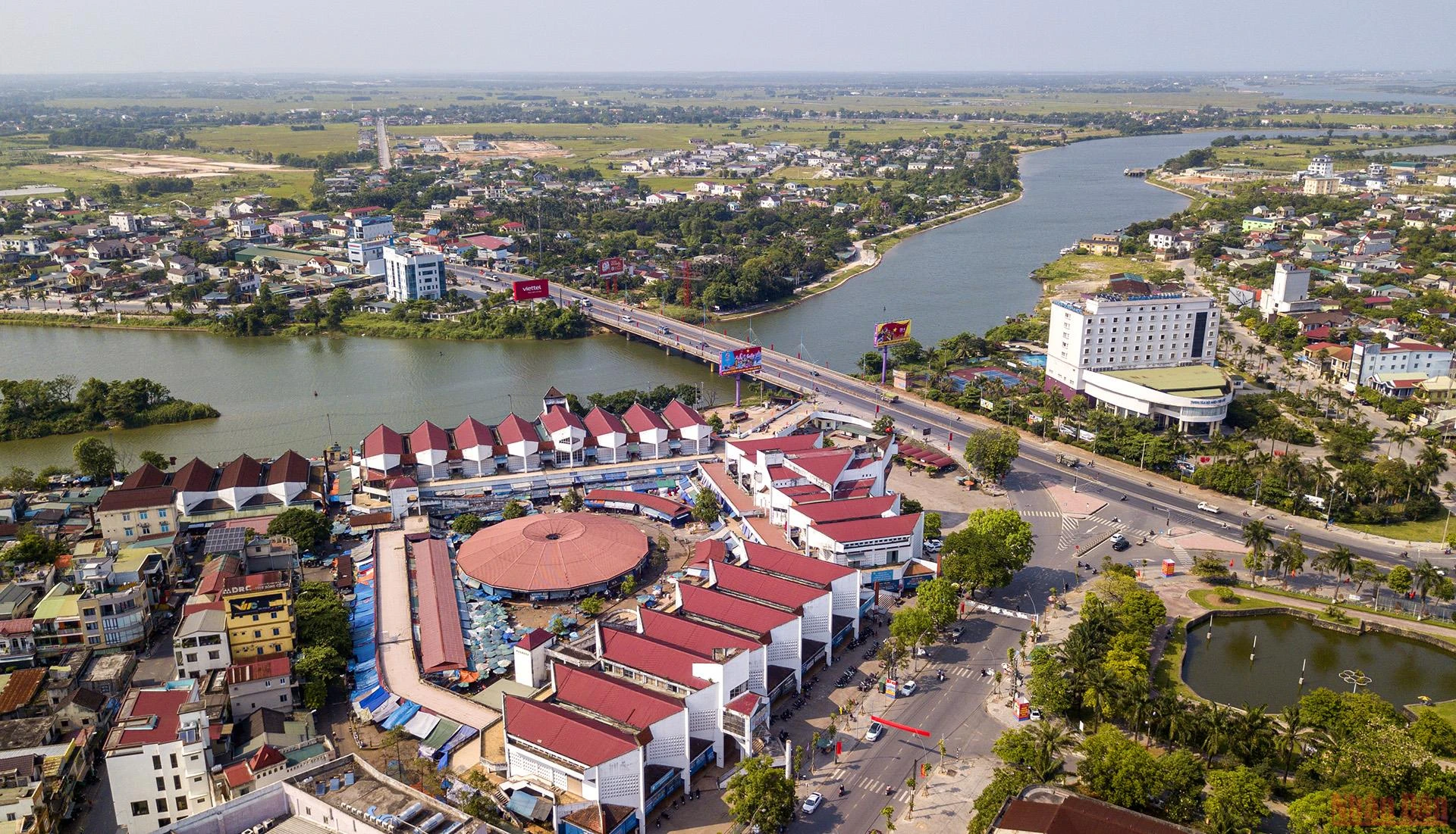 Thành phố Đông Hà đang đổi thay từng ngày. (Ảnh: THÀNH ĐẠT)