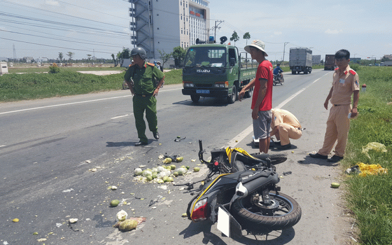 Lực lượng chức năng xử lý tai nạn giao thông. (Ảnh minh họa của Ủy ban ATGT quốc gia) “Các địa phương không được hạn chế đi lại, cản trở giao thông” -0