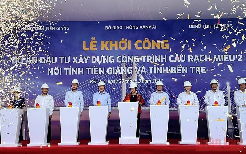 Lãnh đạo Đảng và Nhà nước thực hiện nghi thức khởi công công trình cầu Rạch Miễu 2.