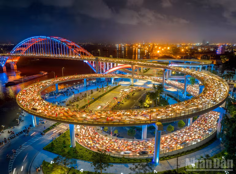 ndo_br_83-vu-lam-hai-phong-0976366222-hai-phong-nhung-dem-khong-ngu.jpg