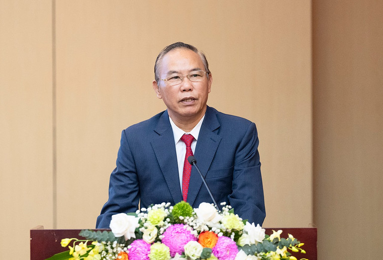 Thứ trưởng Nông nghiệp và Môi trường Phùng Đức Tiến phát biểu tại buổi lễ. dmt-7208ok.jpg