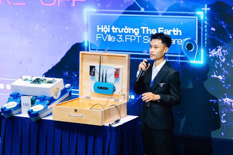 Techfest Vietnam 2025 نوجوانوں کے لیے اپنے آغاز کے خیالات کو ظاہر کرنے کا ایک موقع ہے۔ z7327089164873-8655b1159e370527316ff9a754a30b06.jpg