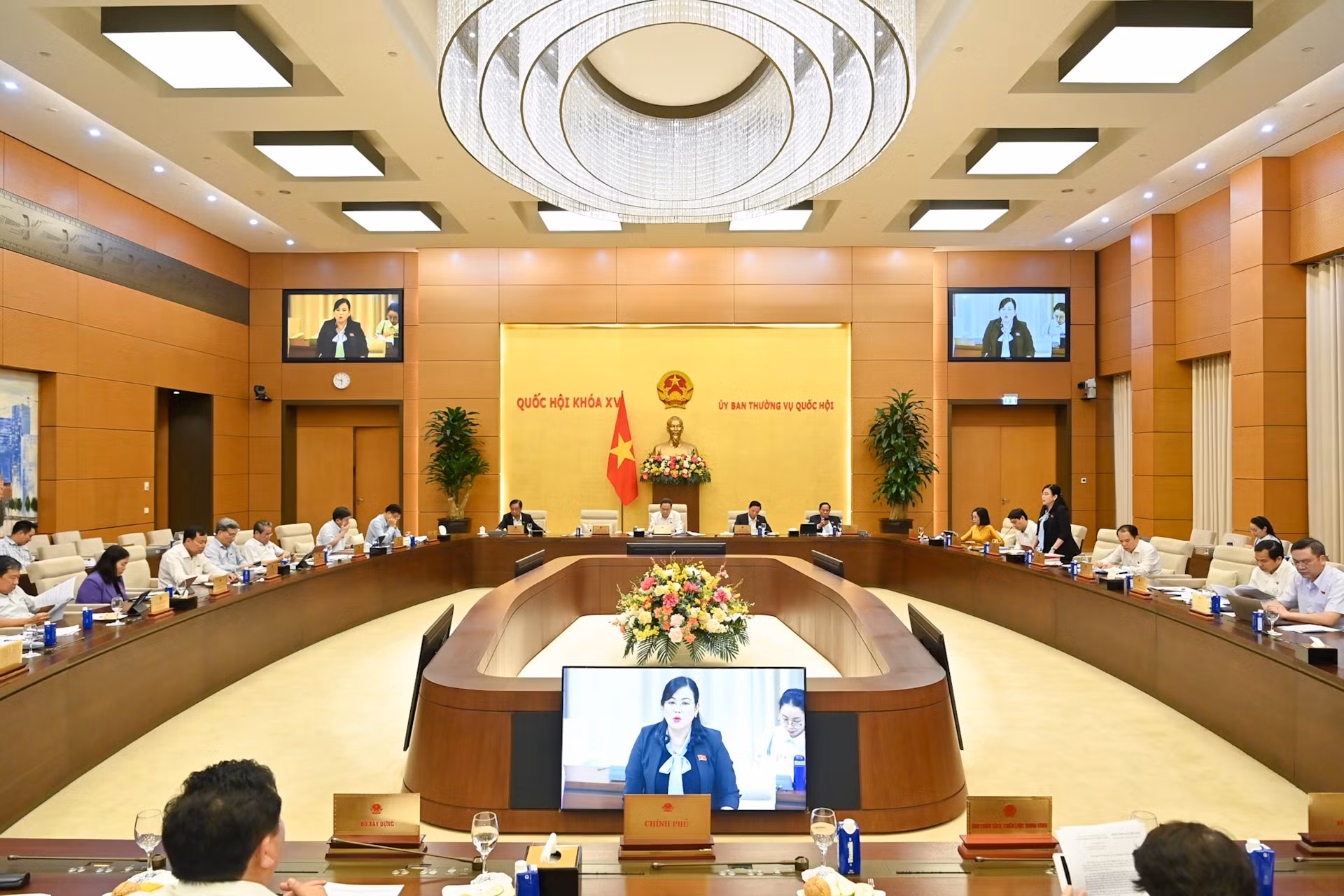  Phiên họp Ủy ban Thường vụ Quốc hội cho ý kiến về dự án Luật Đường sắt (sửa đổi). (Ảnh DUY LINH)