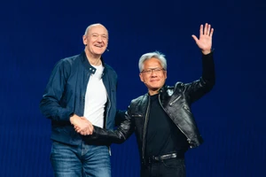 Ông Roland Busch, Chủ tịch kiêm Tổng giám đốc Siemens AG và ông Jensen Huang, nhà sáng lập kiêm Tổng giám đốc Nvidia.