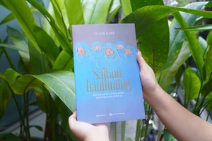 Tác phẩm được chia thành ba phần, như ba chương giao hưởng cảm xúc.