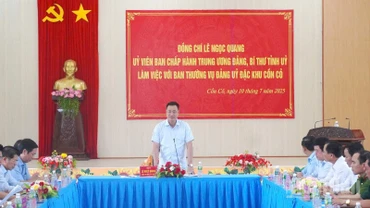 Bí thư Tỉnh ủy Quảng Trị Lê Ngọc Quang làm việc với Đảng ủy đặc khu Cồn Cỏ.