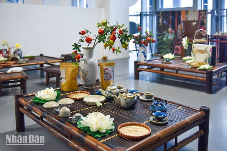 Một khung cảnh ấm áp và truyền thống, gợi cảm giác như đang ở một làng quê Việt Nam. (Ảnh: MINH DUY) bonjour-vn-ngay-1-duy-5.jpg