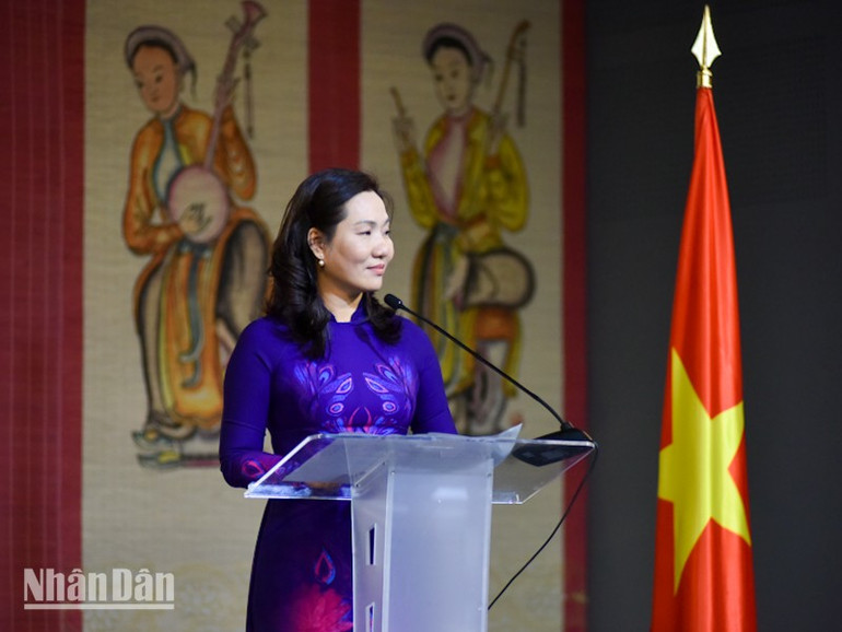 Bà Nguyễn Thị Hạnh, Phó Chủ tịch Ủy ban nhân dân tỉnh Quảng Ninh, nhấn mạnh: Thiền phái Trúc Lâm Yên Tử là hệ tư tưởng đặc biệt có ảnh hưởng sâu sắc dưới thời nhà Trần, và vẫn còn giá trị giáo dục văn hóa trong nhân dân cho đến tận ngày nay. (Ảnh: MINH DUY) quang-ba-con-son-kiep-bac-unesco-duy-6.jpg