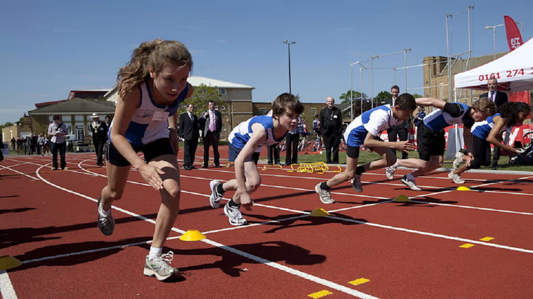 Trẻ em tham gia các hoạt động của chương trình "Get set". (Ảnh: IOC) children-participating-in-the-get-set-programme-activities-ioc-jpg.png