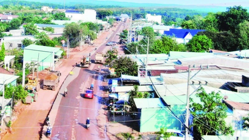 Mặt bằng đầu tuyến ĐT 753 vẫn chưa được giải phóng ảnh hưởng công tác di dời đường điện chạy cặp tuyến.