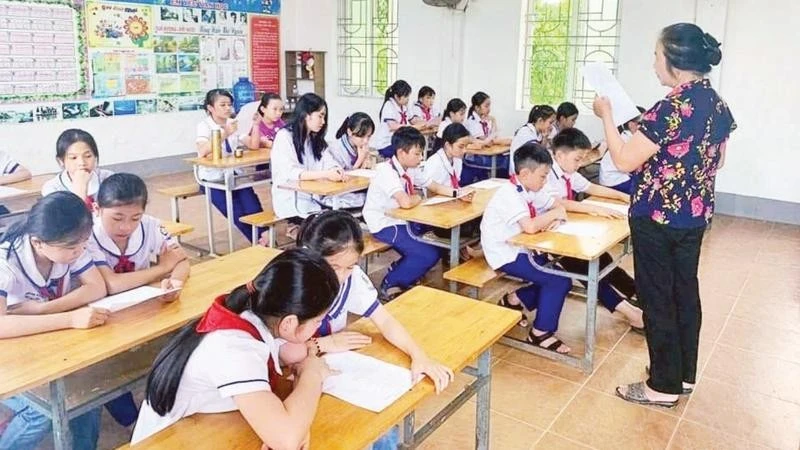 Nghệ nhân Nguyễn Thị Hương, người truyền lửa cho Câu lạc bộ Dân ca Ví, Giặm Nghệ Tĩnh Hưng Tân. (Ảnh TRỌNG TÂM)