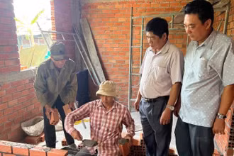 Tỉnh Bến Tre hoàn thành Chương trình xóa nhà tạm, nhà dột nát trước 6 tháng. (Ảnh: HOÀNG TRUNG)