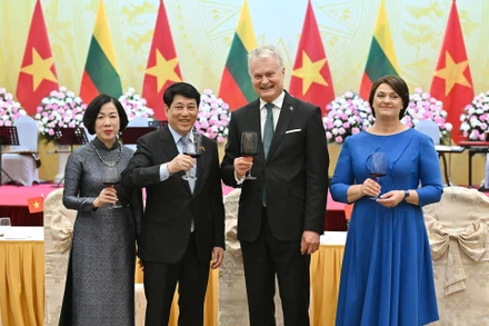 Chủ tịch nước Lương Cường và Phu nhân chủ trì chiêu đãi trọng thể Tổng thống Cộng hòa Litva Gitanas Nauseda và Phu nhân.