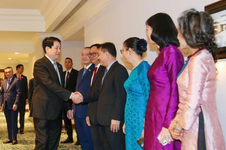 Chủ tịch nước Lương Cường làm việc với các Đại sứ Việt Nam tại châu Phi