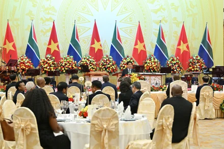 Chủ tịch nước Lương Cường chủ trì chiêu đãi cấp nhà nước Tổng thống Nam Phi (Ảnh: Thủy Nguyên)