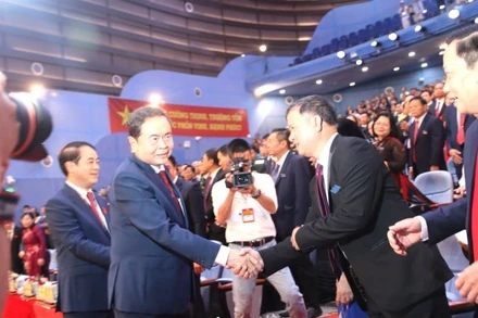 Đồng chí Trần Thanh Mẫn, Ủy viên Bộ Chính trị, Chủ tịch Quốc hội, gặp các đại biểu lãnh đạo tỉnh qua các thời kỳ dự Đại hội đại biểu lần thứ I, nhiệm kỳ 2025-2030, của Đảng bộ tỉnh Khánh Hòa.