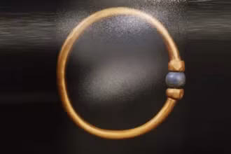 Chiếc vòng tay cổ vô giá bị đánh cắp từ Bảo tàng Ai Cập đã bị nấu chảy để lấy vàng. (Ảnh: egypttoday.com)