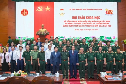 Các đại biểu tại hội thảo.