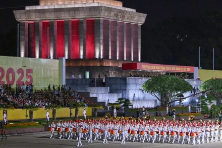 Khối nữ Quân nhạc.