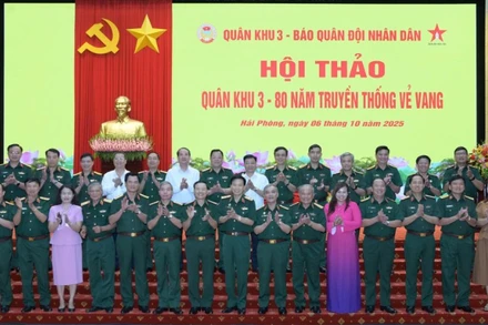 Các đại biểu tại hội thảo.