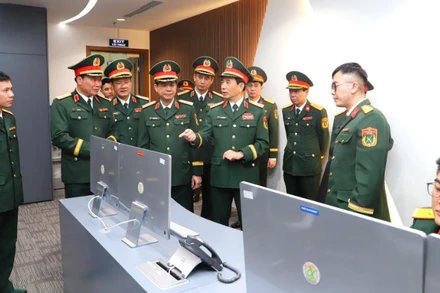 Bộ trưởng Phan Văn Giang thăm chúc Tết Bộ Tư lệnh Tác chiến không gian mạng (Bộ Tư lệnh 86).