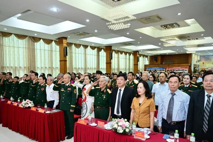 Mít tinh kỷ niệm 15 năm thành lập Hội Hỗ trợ gia đình liệt sĩ Việt Nam.