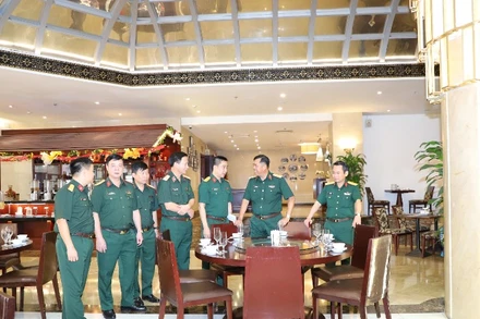 Đoàn công tác kiểm tra nhà ăn tại Nhà khách số 1A Nguyễn Tri Phương.