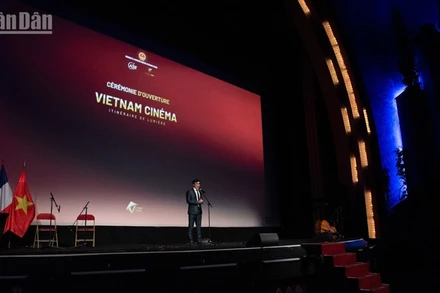 [Ảnh] Lễ khai mạc Tuần lễ “Điện ảnh Việt Nam - Hành trình Ánh sáng” tại kinh đô điện ảnh Paris